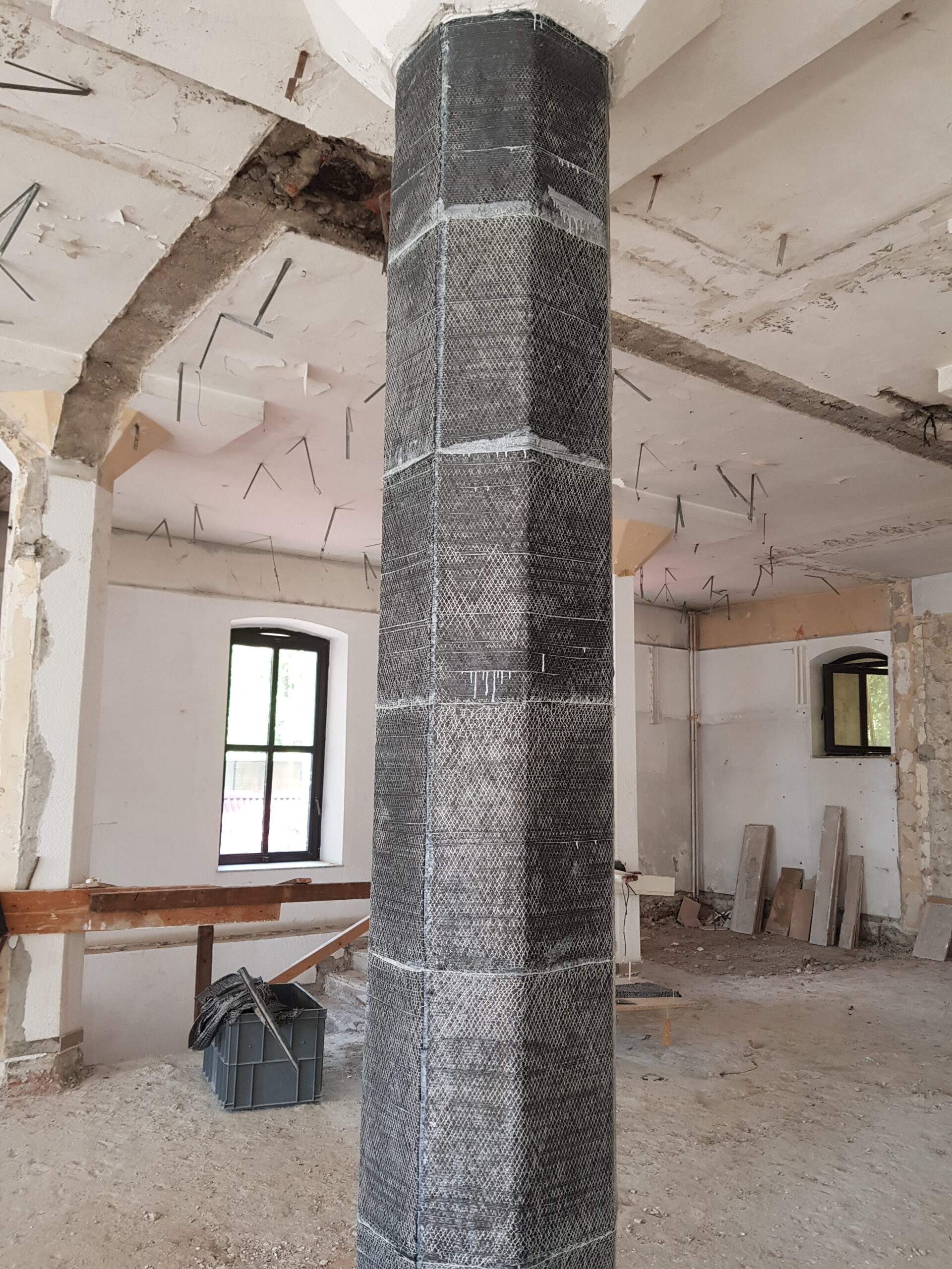 Betonarme mi, Karbon mu? Zayıf Kolonlar İçin En Etkili Çözüm