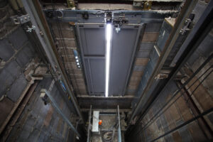 Asansör Kuyusu Su Yalıtım Enjeksiyonu: Dikey Hacimde Kontrol