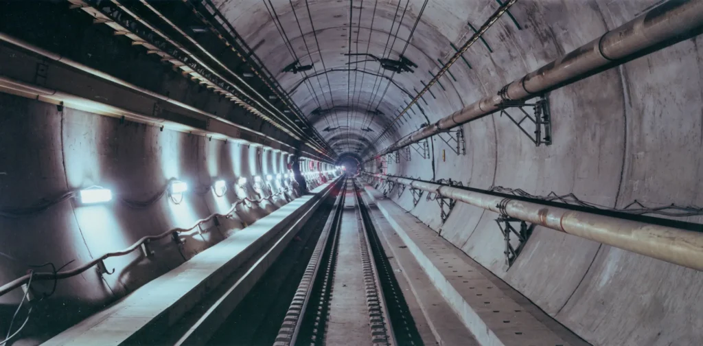 Deniz Altı Kanal İnşaatı: Su Altı Yol ve Geçiş Projeleri