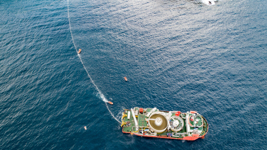 Su Altı Kablo Döşeme: Enerji ve İletişim Hatları İnşaatı