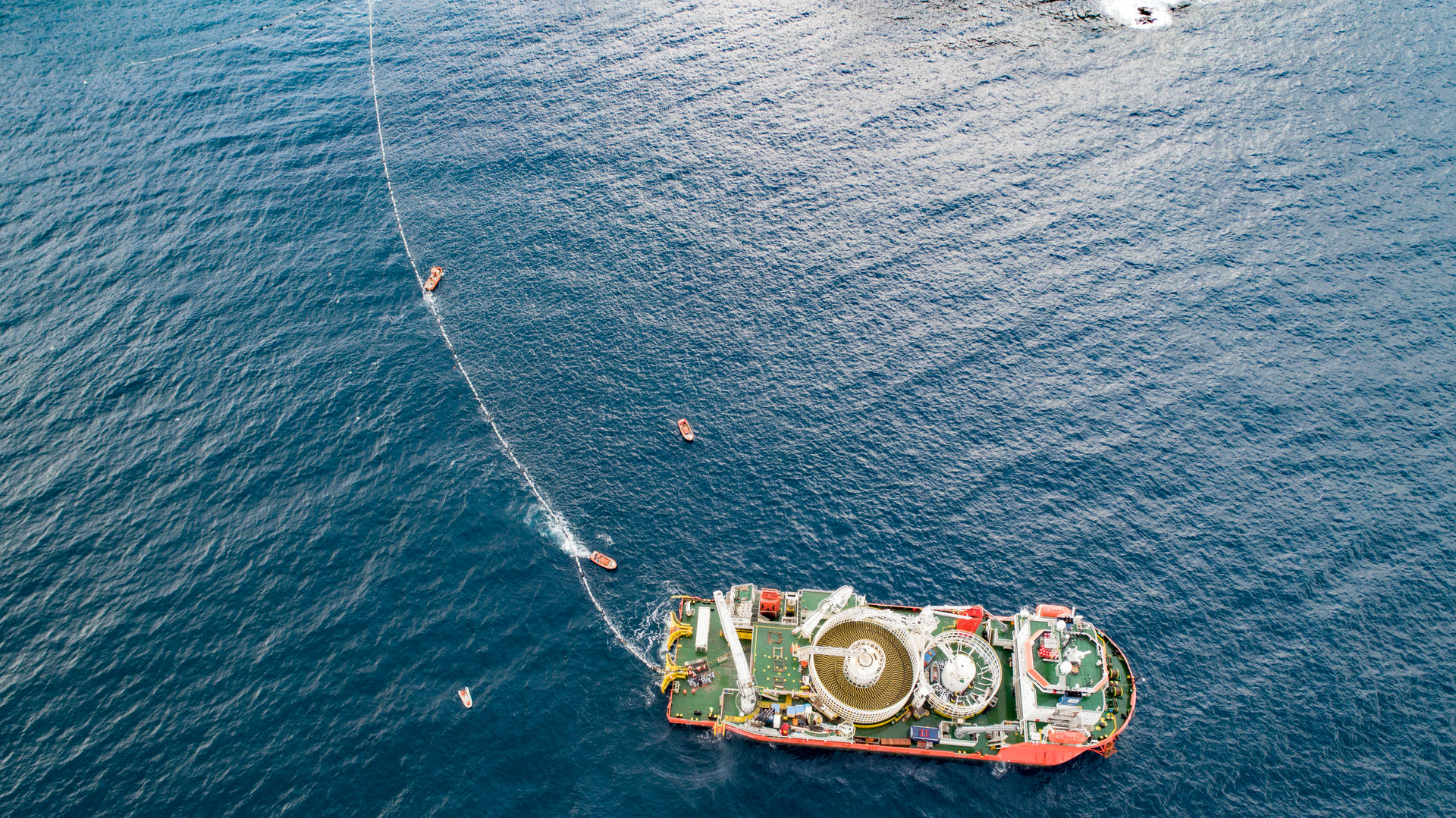 Su Altı Kablo Döşeme: Enerji ve İletişim Hatları İnşaatı