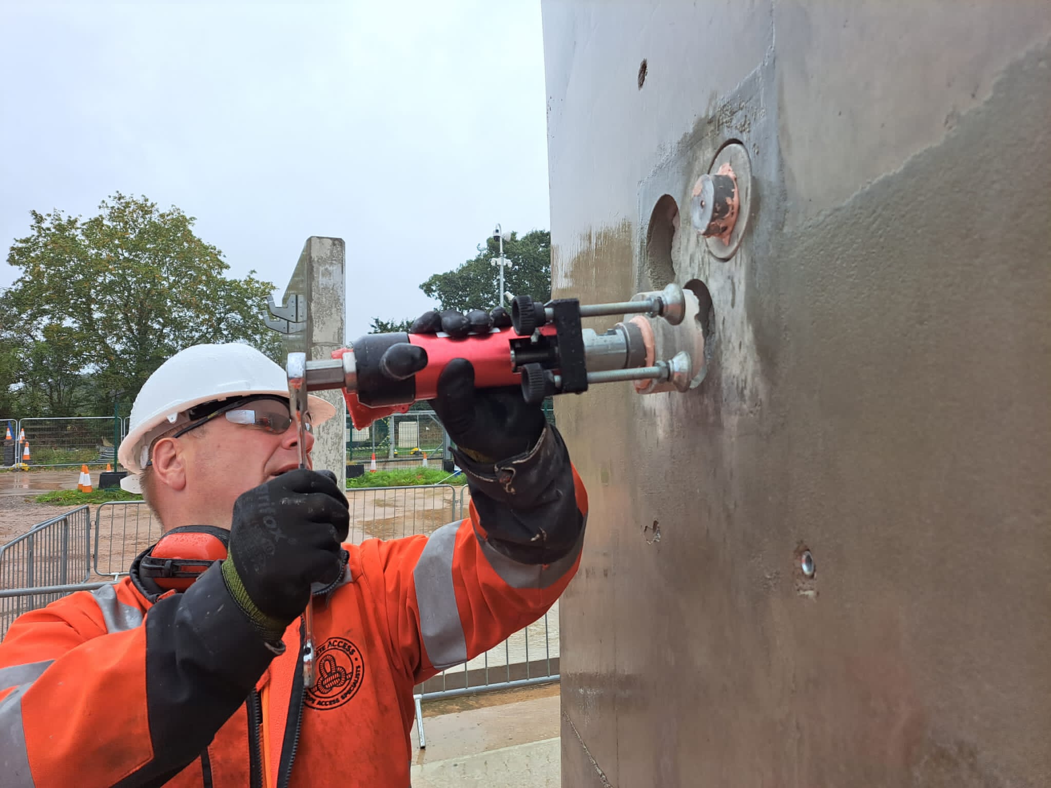 Travers Test Cihazı: Taşınabilir Yapışma Mukavemeti Ölçümü